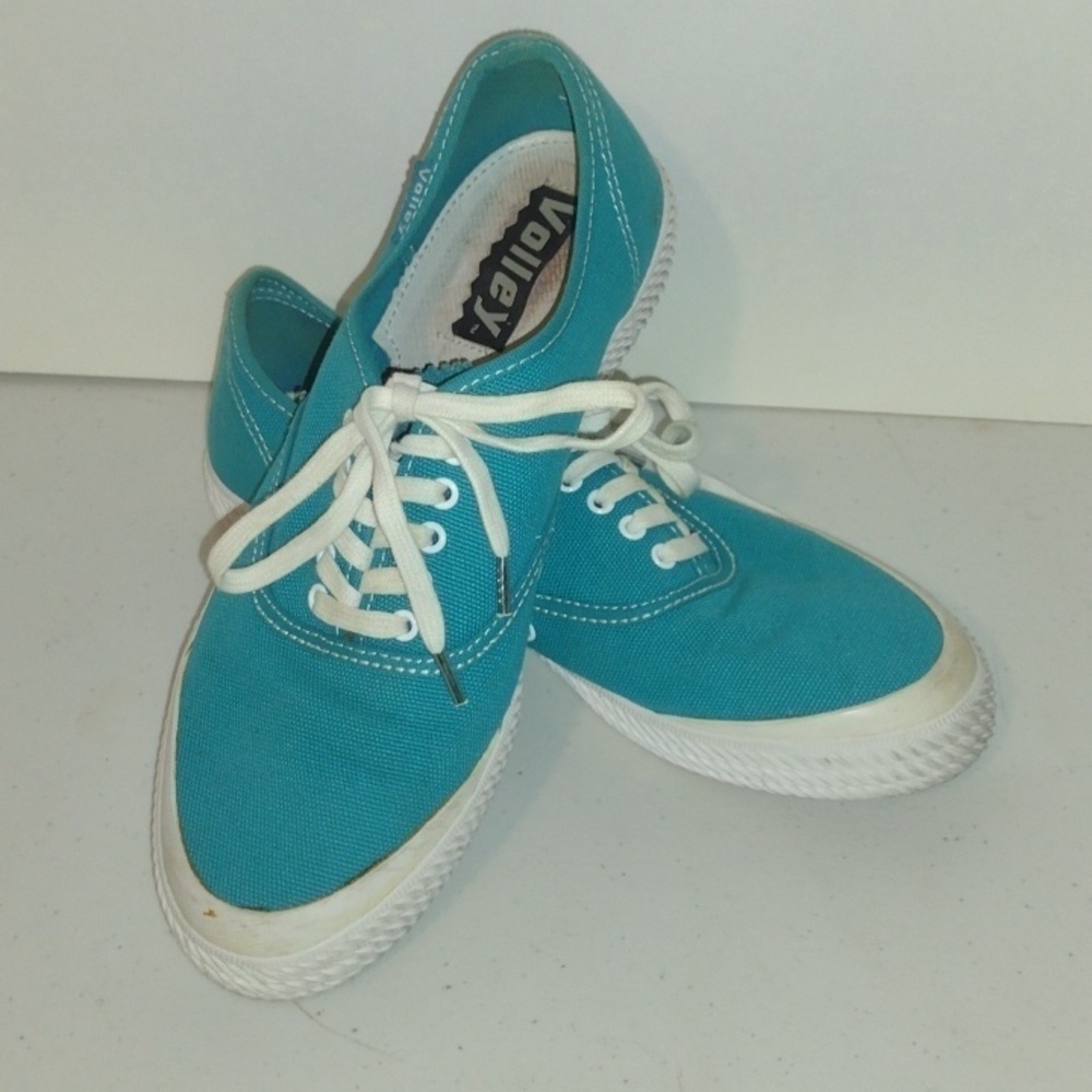 Volley shoes size 8